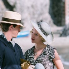 Stephen Campbell Moore e Scarlett Johansson in una scena del film Le seduttrici