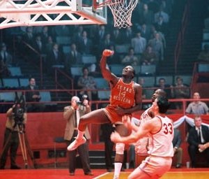 Derek Luke in una scena di Glory Road