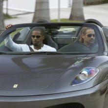 Jamie Foxx insieme a Colin Farrell in una scena del film Miami Vice