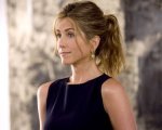 Jennifer Aniston: l'uomo che si è schiantato in auto contro il suo cancello accusato di stalking e vandalismo