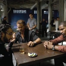 John Ortiz, Colin Farrell and Jamie Foxx in una scena del film Miami Vice