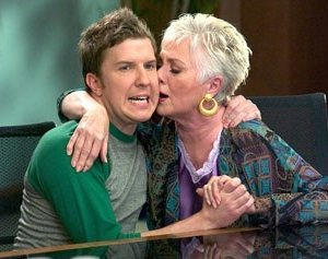 Nick Swardson e Shirley Jones in Cocco di nonna