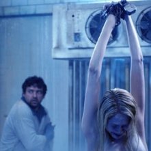 Angus MacFadyen e Debra McCabe in una scena di Saw 3