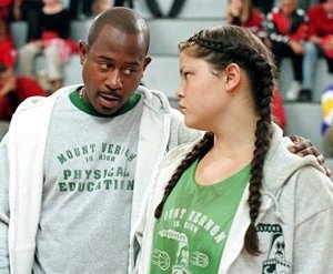 Martin Lawrence e Tara Correa-McMullen in Un allenatore in palla