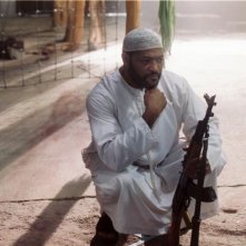 Laurence Fishburne in una sequenza del film Five Fingers
