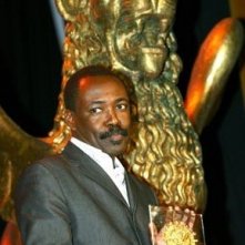 Mahamat-Saleh Haroun con il premio per Daratt - Dry Season
