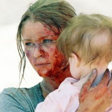 Una scena del film horror Le colline hanno gli occhi