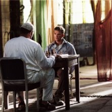 Laurence Fishburne accanto a Ryan Phillippe in una scena del film Five Fingers
