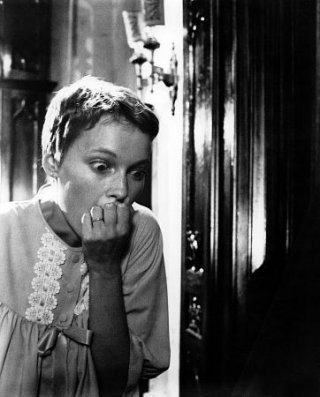 Mia Farrow in una bella immagine di Rosemary's Baby