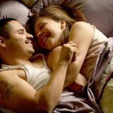 Michael Pena e Maggie Gyllenhaal in World Trade Center