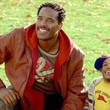 Marlon e Shawn Wayans in una scena della commedia Quel nano infame