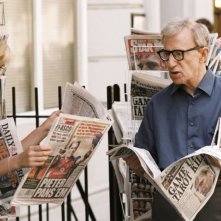 Scarlett Johansson e Woody Allen in una sequenza di Scoop