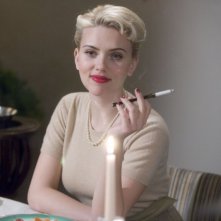 Scarlett Johansson femme fatale in una scena di The Black Dahlia