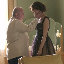 Bob Hoskins e Diane Lane in una scena del film Hollywoodland