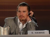 Ethan Hawke parla del divorzio con Uma Thurman: 'È umiliante anche quando parlano bene di noi'