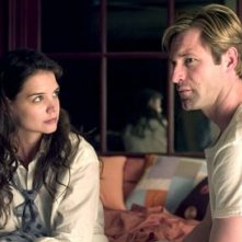 Katie Holmes e Aaron Eckhart in Thank You for Smiking