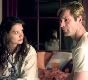 Katie Holmes e Aaron Eckhart in Thank You for Smiking