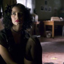 Mia Kirshner in una scena del film The Black Dahlia