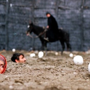 Una scena del film Baaz ham sib daari?