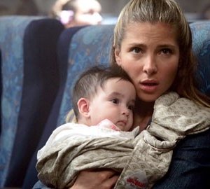 Elsa Pataky in una scena di Snakes on a Plane