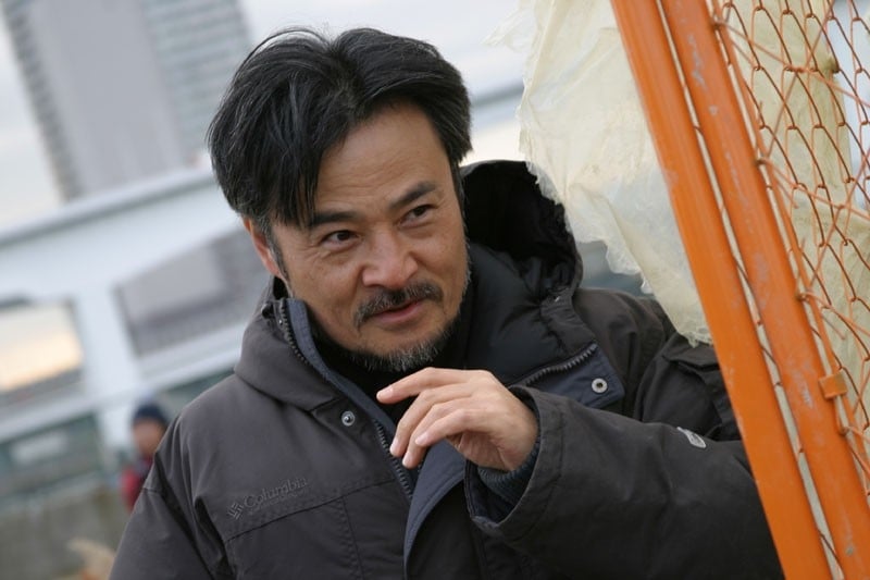 Kiyoshi Kurosawa sul set di Sakebi