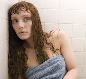 Bryce Dallas Howard in una scena del film Lady in the Water