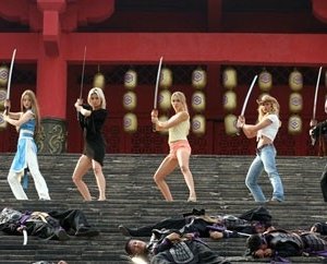 Devon Aoki, Holly Valance, Sarah Carter, Jaime Pressly e Natassia Malthe in Dead or Alive