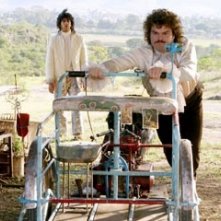 Jack Black ed Hector Jimenez (sullo sfondo) in una scena di Super Nacho