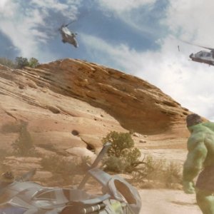 Una scena d'azione in 'Hulk'