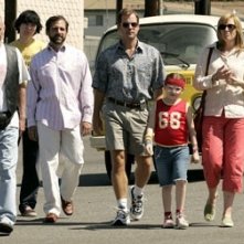 Alan Arkin, Paul Dano, Steve Carell, Greg Kinnear, Abigail Breslin e Toni Collette in Little Miss Sunshine