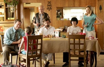 Greg Kinnear, Alan Arkin, Steve Carell, Paul Dano e Toni Collette in Little Miss Sunshine