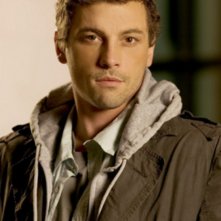 Skeet Ulrich in una foto promozionale di 'Jericho'