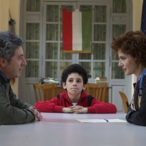 Antonio Catania, Umberto Morelli e Laura Morante in una scena del film Liscio
