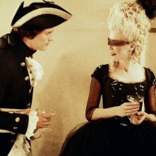 Una misteriosa Kirsten Dunst in una scena di Marie-Antoinette