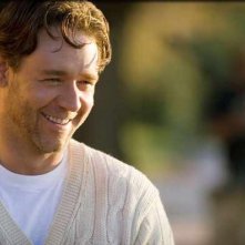 Una bella immagine di Russell Crowe in una scena del film A Good Year