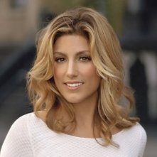 Una foto promozionale di Jennifer Esposito in 'Related'