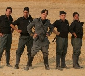 Foto di gruppo per i Fascisti su Marte di Corrado Guzzanti