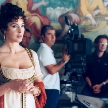 Monica Bellucci sul set del film N (Io e Napoleone)