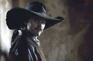 Viggo Mortensen in una scena del film Alatriste