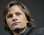 Viggo Mortensen e Peter Farrelly raccontano la storia di un uomo che va in Vietnam nel '67 a farsi una birra