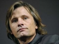 Viggo Mortensen e Peter Farrelly raccontano la storia di un uomo che va in Vietnam nel '67 a farsi una birra