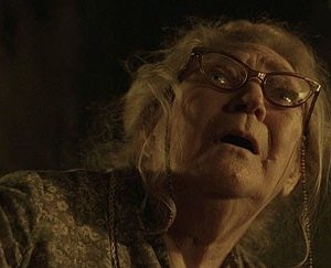 Marietta Marich in una scena di The Texas Chainsaw Massacre: The Origin