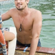 Il sexy Matthew Borner in una scena di The Texas Chainsaw Massacre: The Origin