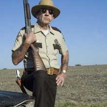 R. Lee Ermey in una sequenza di The Texas Chainsaw Massacre: The Origin