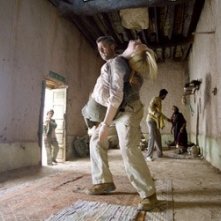 Cate Blanchett e Brad Pitt in una scena di Babel, del 2006