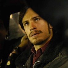 Gael García Bernal in una scena di Babel, 2006