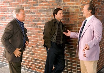 Jack Nicholson, Mark Wahlberg e Martin Sheen in una scena di The Departed