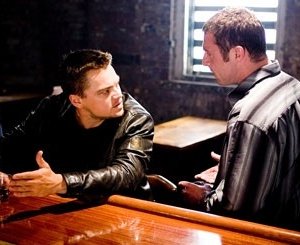 Leonardo DiCaprio e David O'Hara in The Departed