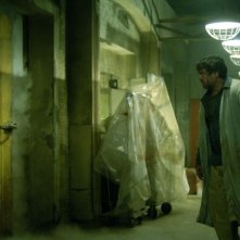 Angus MacFadyen in una scena di Saw 3