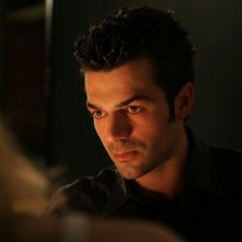 Luca Argentero in una scena del film A casa nostra